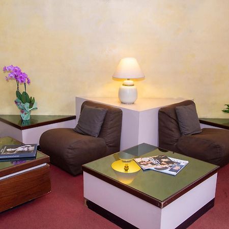 Hotel Victoria Varedo エクステリア 写真