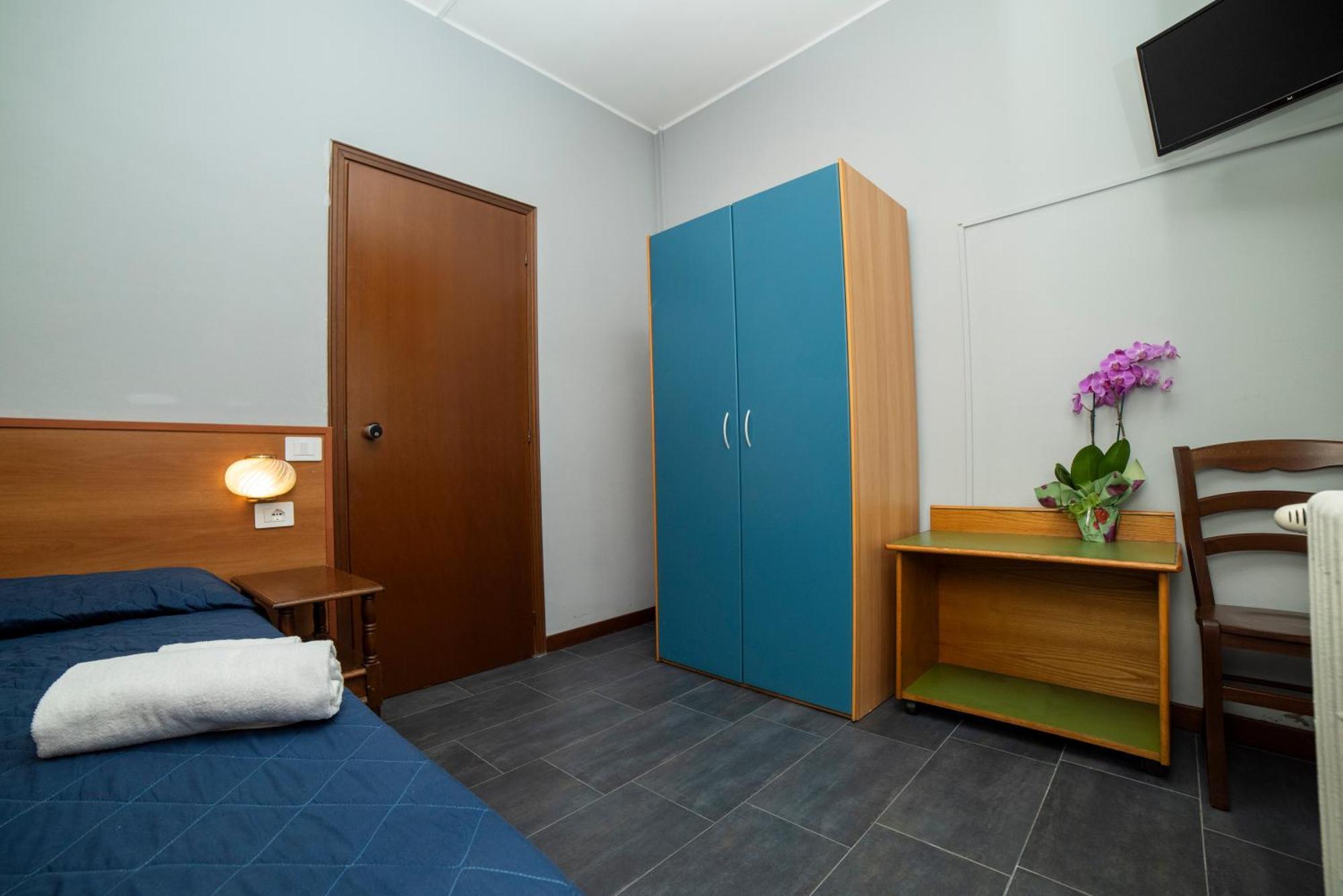 Hotel Victoria Varedo エクステリア 写真