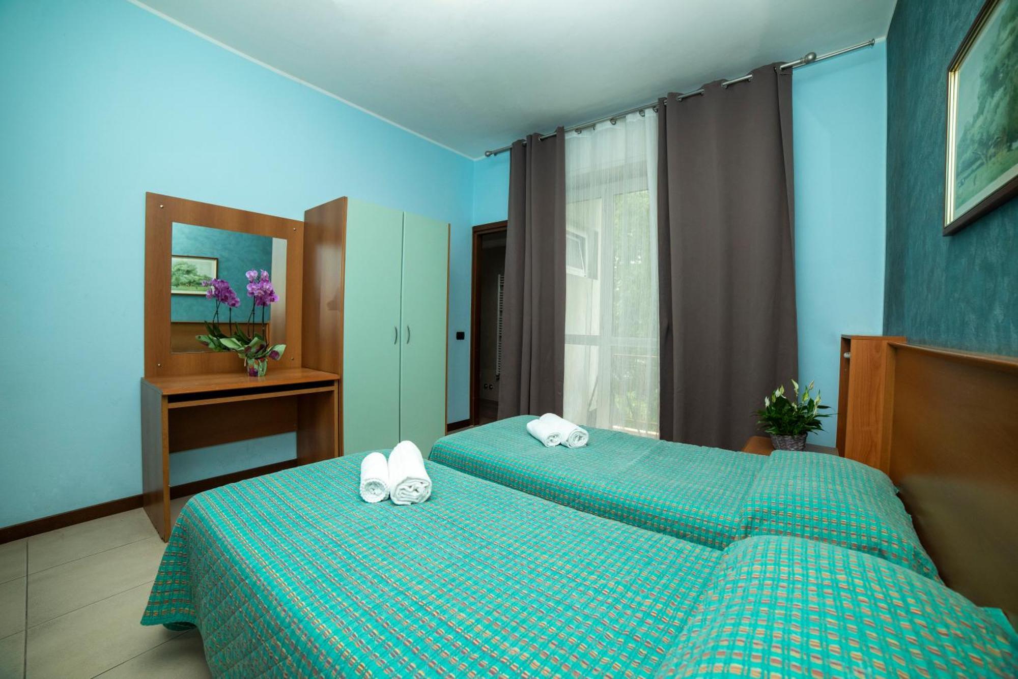 Hotel Victoria Varedo エクステリア 写真