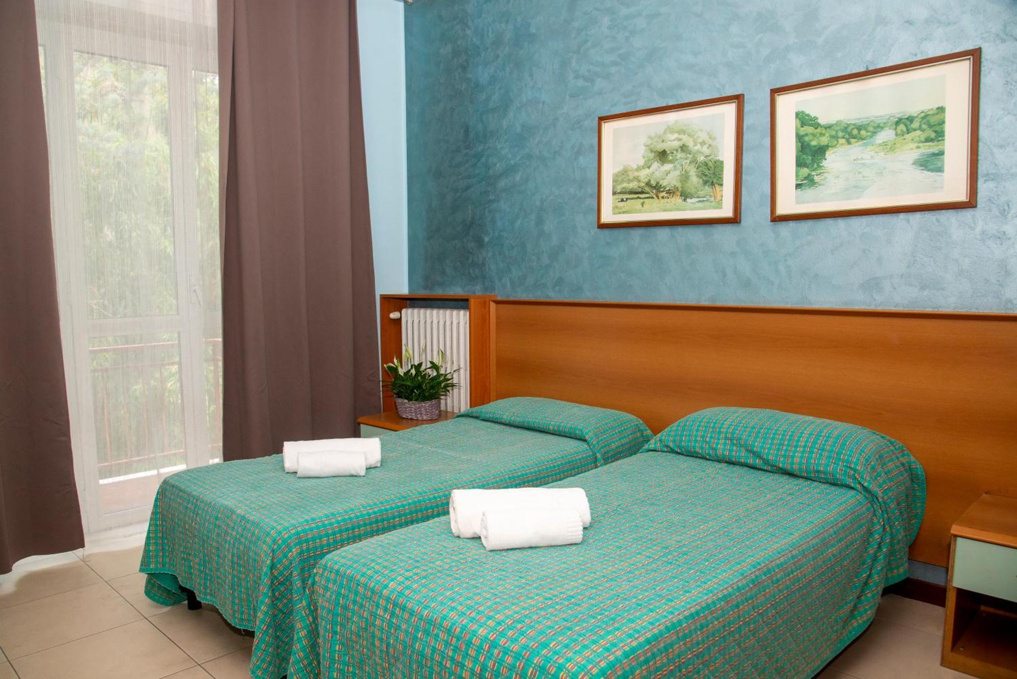 Hotel Victoria Varedo エクステリア 写真