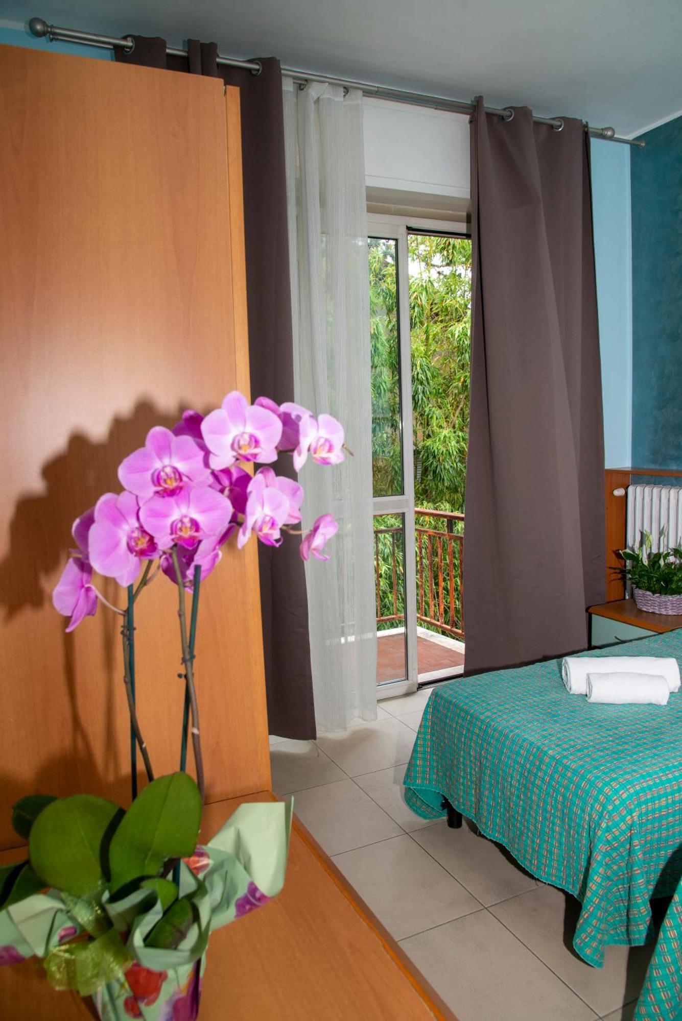 Hotel Victoria Varedo エクステリア 写真