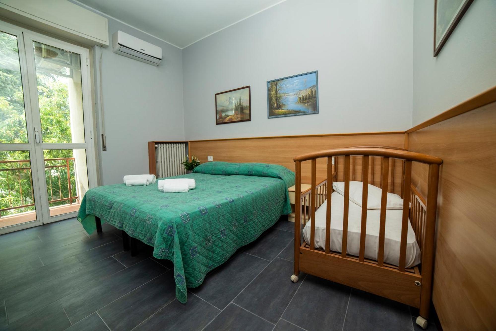 Hotel Victoria Varedo エクステリア 写真